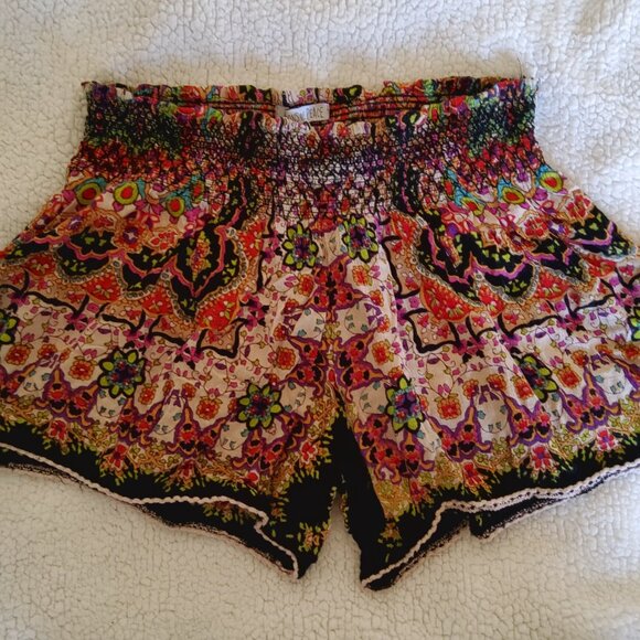 Patrons of Peace BOHO Rayon Breathable Gauzy Pull On Medium Shorts EUC - Picture 2 of 5